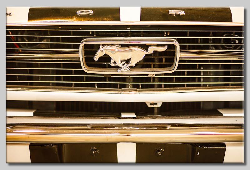 Leinwand Bild Ford Mustang Oldtimer Emblem Chrom American USA Muscle