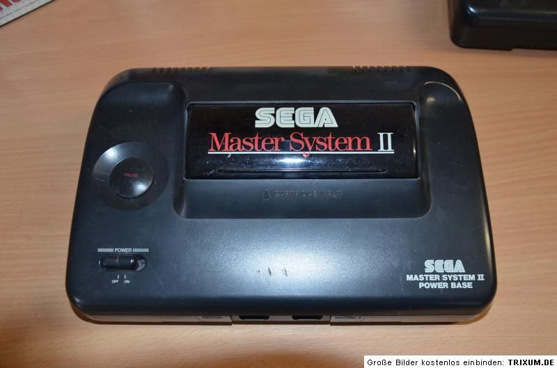 Sega Master System 2 / 2 Konsolen mit 12 Spielen und Controller